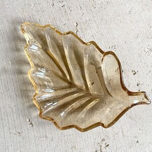CARNIVAL GLASS VINTAGE MARIGOLD/AMBER LEAF SHAPED DISH 6" X‎ 4"